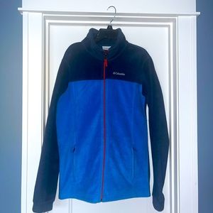Fuzzy blue Columbia fleece jacket, boys size XL (18-20)